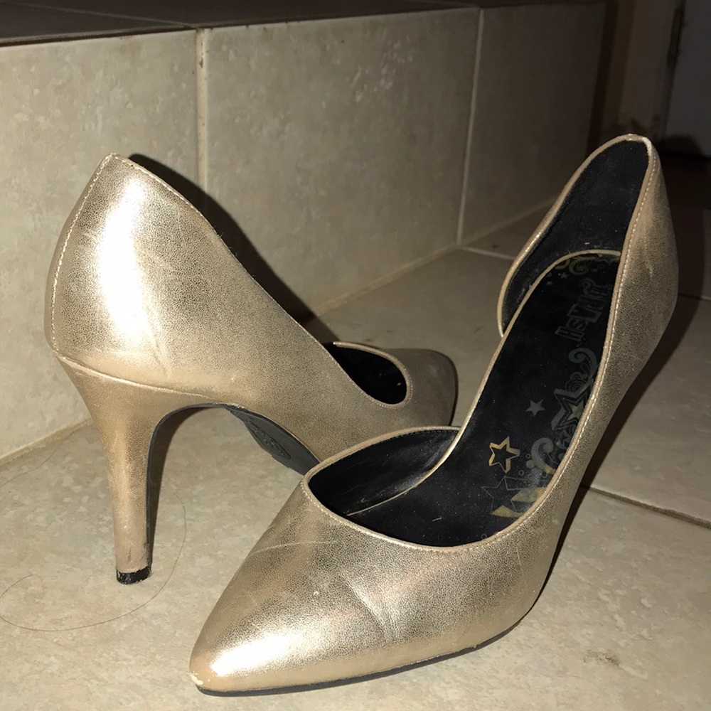 Gold pumps - Picture 3 of 3